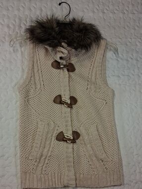 Pink Republic Cream Knit Toggle Vest with Faux Fur Trim With Snap Also 2 Pockets